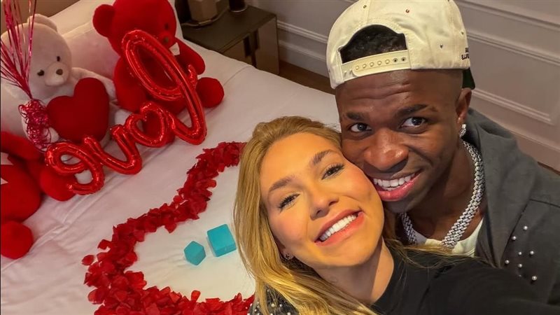  فينيسيوس يعلن ارتباطه بـ فيرجينيا فونسيكا