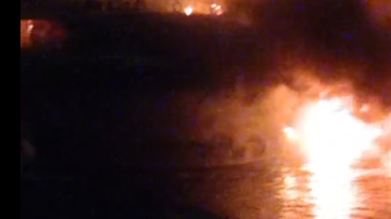 حريق شب داخل سفينة