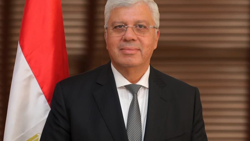 أيمن عاشور