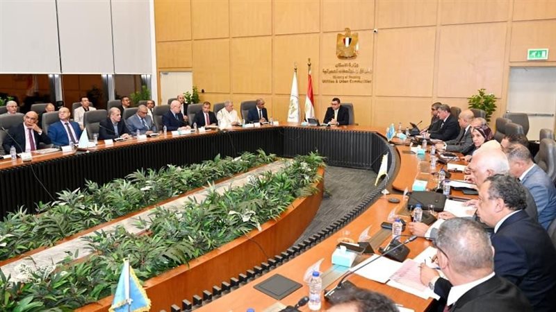 وزير الإسكان