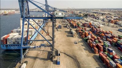 بالتفاصيل، موانئ البحر الأحمر تتداول 16 ألف طن و1017 شاحنة بضائع متنوعة