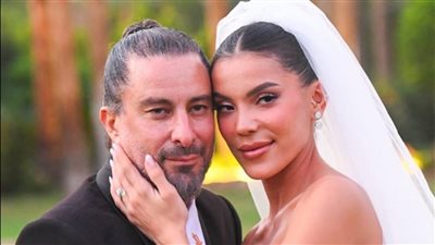 هادي الباجوري يواجه انتقادات بعد زواجه من الفنانة هايدي خالد، ما القصة؟