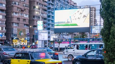 شاشات عرض عملاقة بالمناطق السياحية في الإسكندرية لنقل افتتاح المتحف المصري الكبير