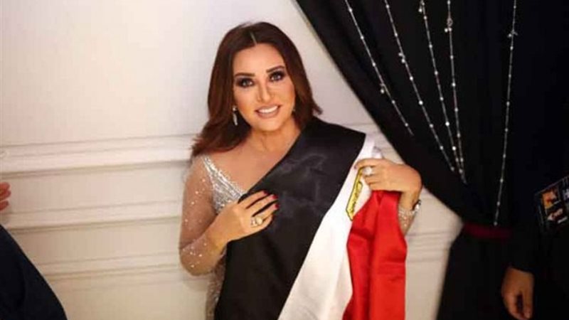 لطيفة تحتفل بافتتاح المتحف المصري الكبير