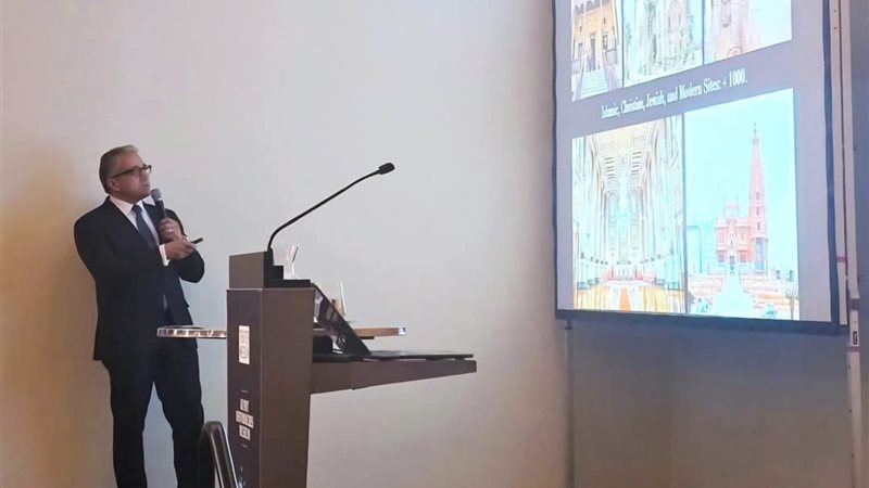 الدكتور خالد العناني