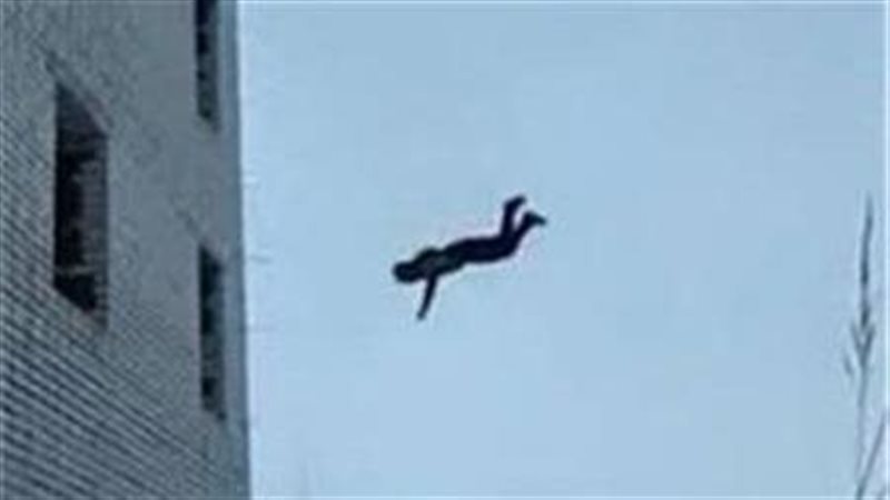 سقوط - تعبيرية 