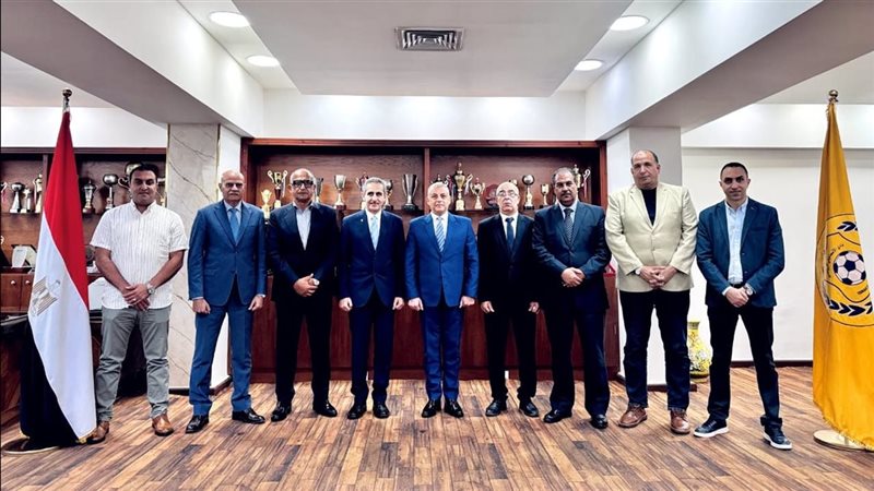 محافظ الإسماعيلية وإدارة النادي الإسماعيلي