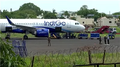 طائرة تثير الرعب بمطار غاندي بعد تلقي تهديدات بوجود قنبلة، ما القصة؟