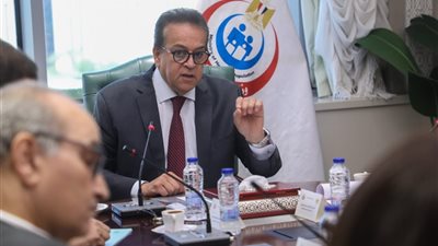 وزير الصحة يتابع ضوابط صرف الأجهزة التعويضية ضمن منظومة التأمين الصحي الشامل