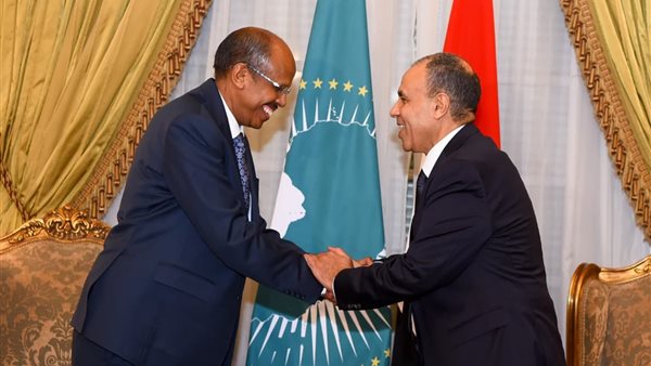 وزير الخارجية يلتقي رئيس مفوضية الاتحاد الأفريقي
