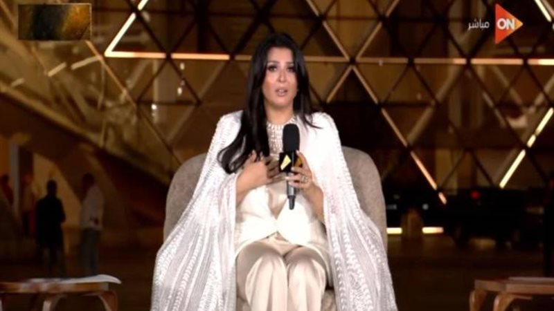 منى الشاذلي في حفل افتتاح المتحف المصري