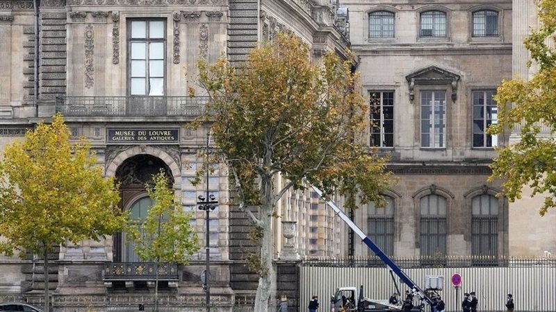 متحف اللوفر 