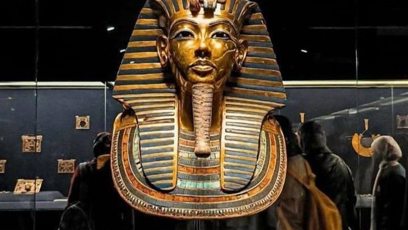 قناع توت عنخ آمون