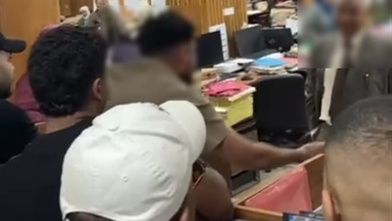 طلاب تجارة جامعة القاهرة