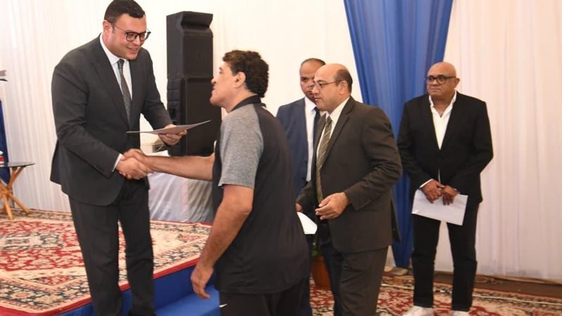 وزير  الاسكان