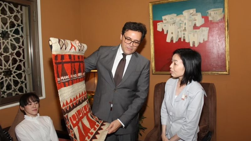 وزير الثقافة والأميرة أكيكو