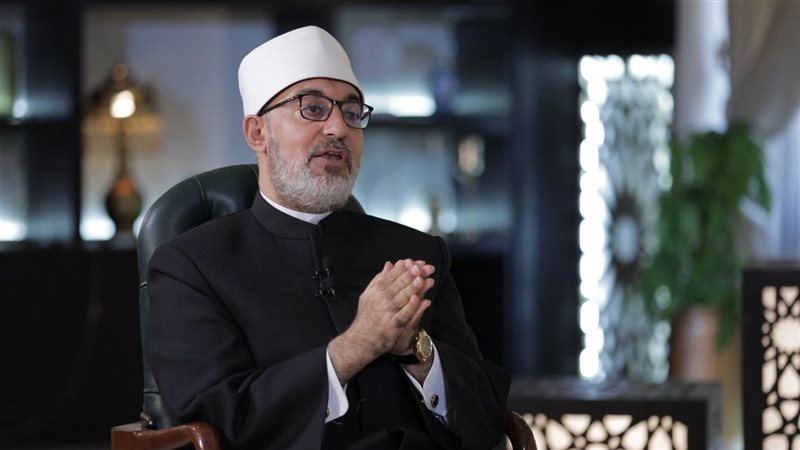 الدكتور نظير عياد،